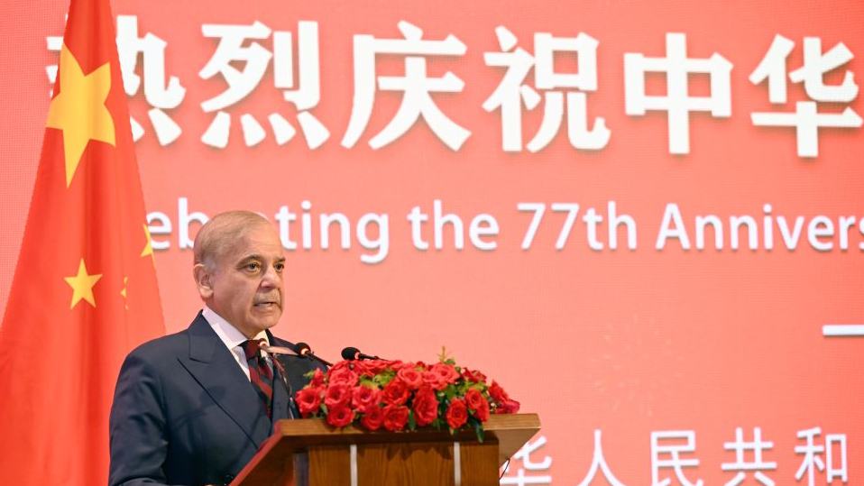 Pakistani PM hails ties with China at ceremony marking China's National Day