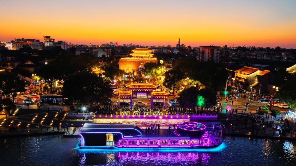 Night tours boost holiday consumption across China