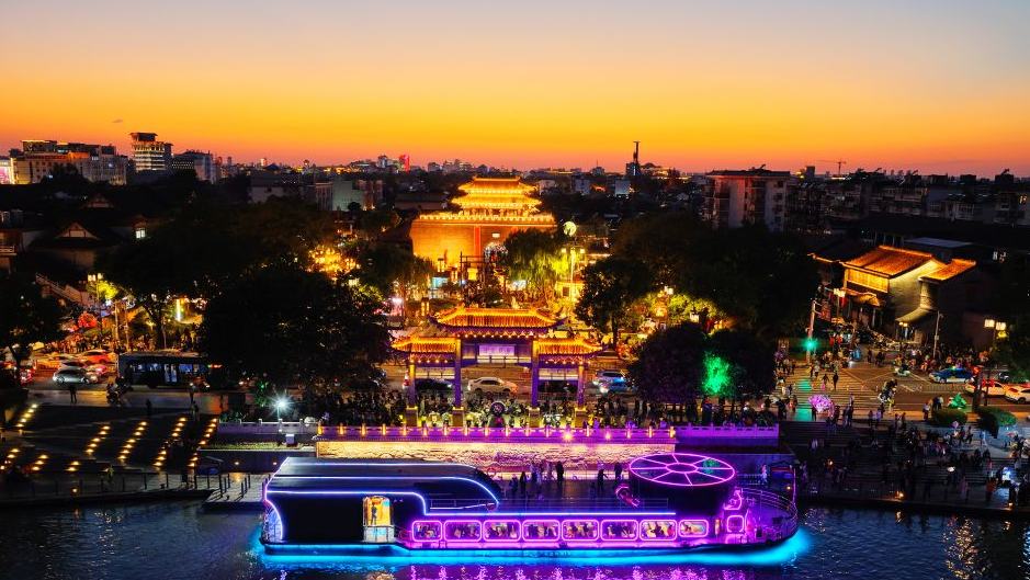 Night tours boost holiday consumption across China