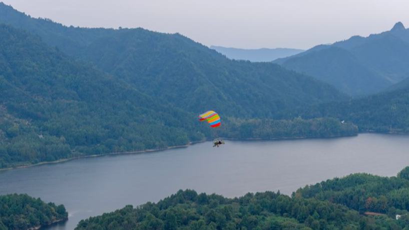 Low-altitude tourism programs become growth point in Hongcun Village, China's Anhui