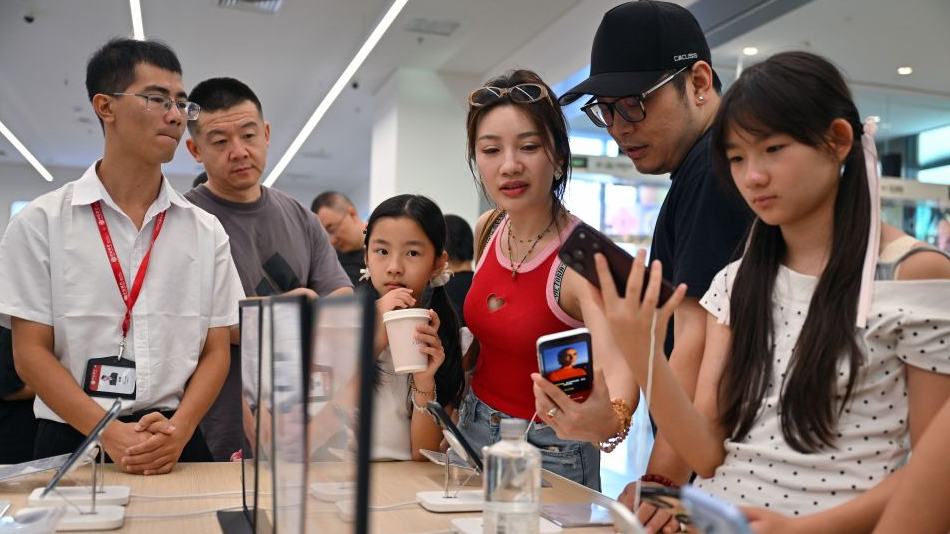 Hainan offshore duty-free shopping booms during National Day holiday