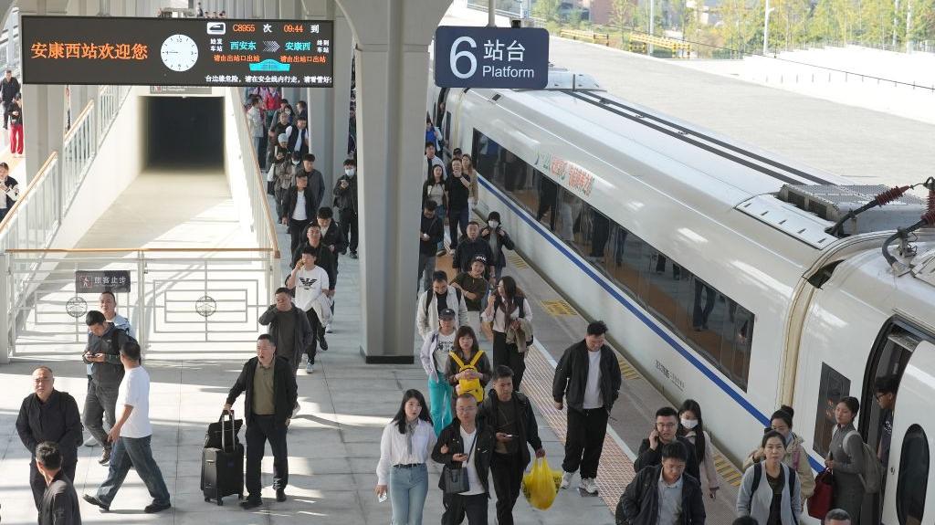 Xi'an-Ankang high-speed railway boosts tourism in Ankang, China's Shaanxi