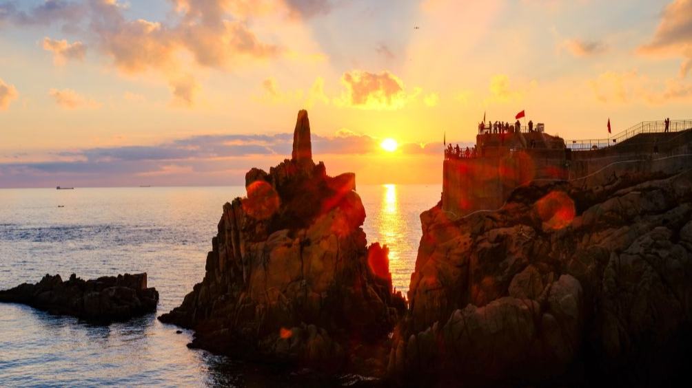 Sea views captured at sunrise in Rongcheng, E China