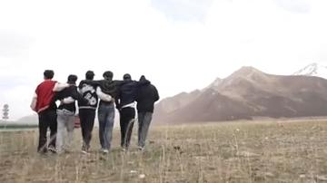 Taking the gaokao at the foot of the snow-capped mountains