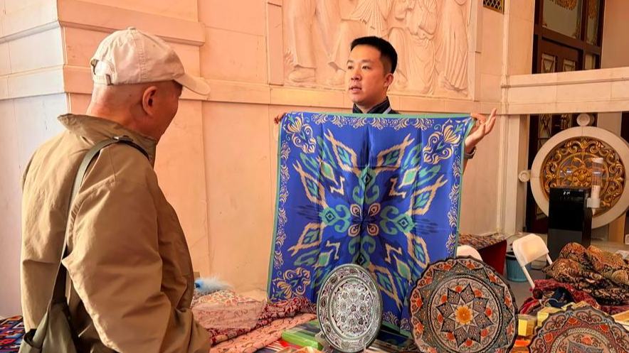 Young entrepreneurs give Xinjiang's cultural heritage modern makeover