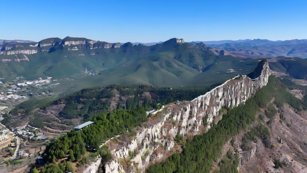 Autumn scenery of Lingyan Mountain in Jinan, China's Shandong
