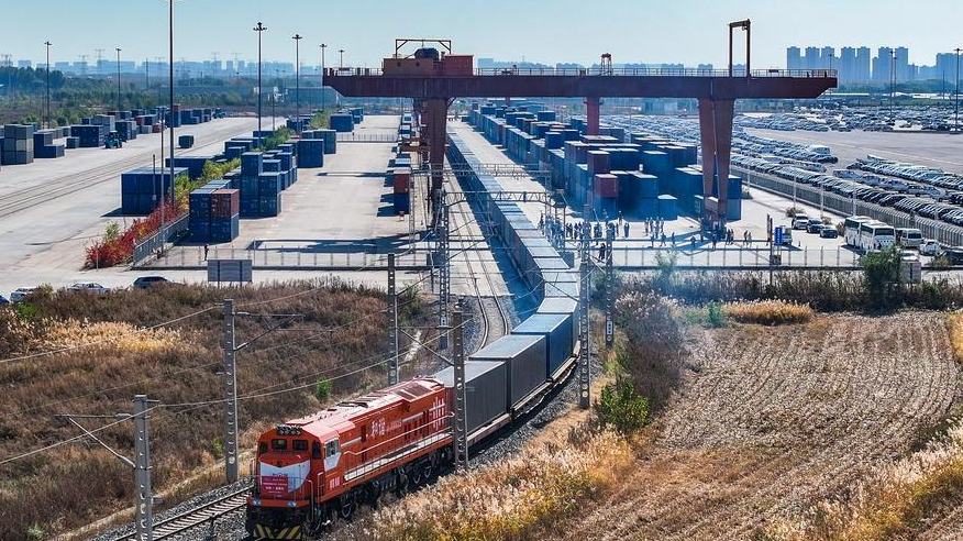 China-Europe freight train trips top 140,000 as land corridor gains ground