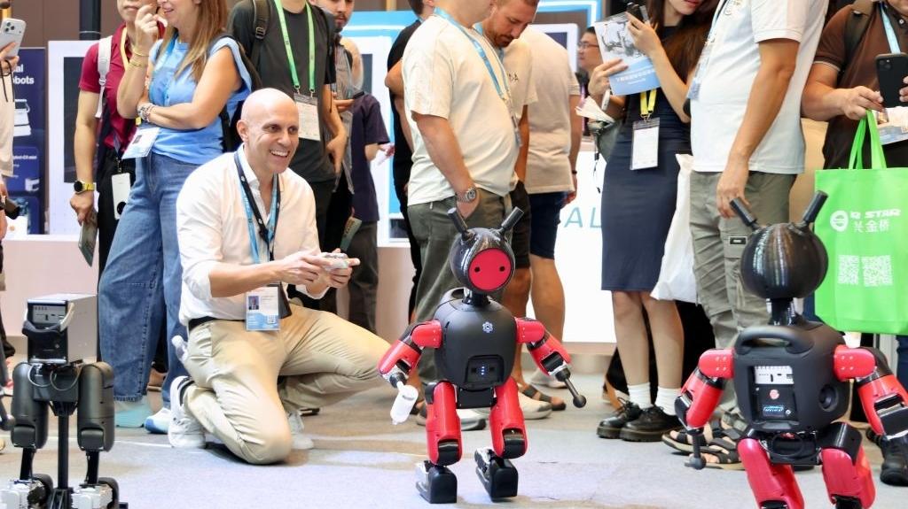 Chinese exporters turn small demands into big business